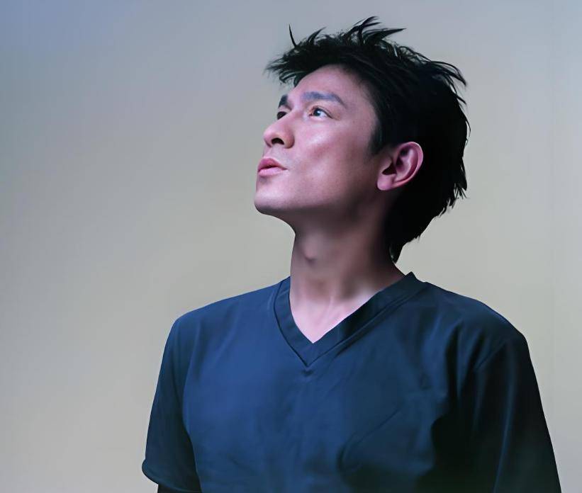 位演员排行榜周星驰却不在榜单之中！开元棋牌app中国非常有钱的10(图5)